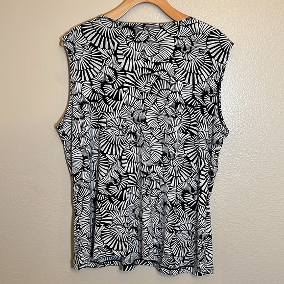 Nwt East 5th Black and White Tank Top - Picture 7 of 12